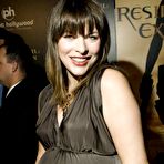First pic of Milla Jovovich :: THE FREE CELEBRITY MOVIE ARCHIVE ::