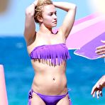 Third pic of Hayden Panettiere cleavage & cameltoe on the beach