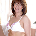 Second pic of MILF Kiss - greatest milf porn collection !