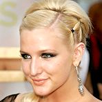 First pic of Ashlee Simpson