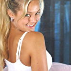 Fourth pic of Hot Blonde Teen Girl
