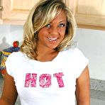 First pic of Hot Blonde Teen Girl