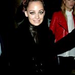 First pic of Nicole Richie hard nipples paparazzi shots