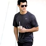 First pic of :: BMC :: Taylor Lautner nude on BareMaleCelebs.com ::