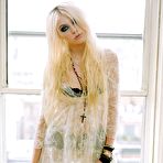 First pic of  Taylor Momsen fully naked at TheFreeCelebMovieArchive.com! 