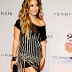 Second pic of Jennifer Lopez posing for paparazzi at redcarpet