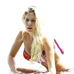 Second pic of Busty Heidi Montag sexy in bikini in Bahamas paparazzi shots