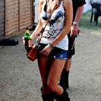 First pic of Sarah Harding shows her long legs at Hard Rock Calling Festival