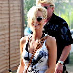 Third pic of Sarah Harding shows her long legs at Hard Rock Calling Festival