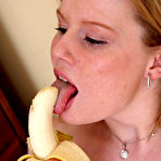 First pic of Chubby girlie inserts a banana into her twat