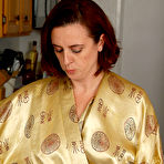 First pic of MILF Porn
