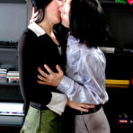 Fourth pic of LickSonic :: Charlotte&Ninon playing pussy games 