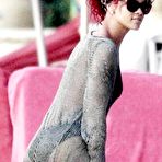 Second pic of  Rihanna fully naked at TheFreeCelebMovieArchive.com! 