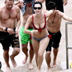 First pic of Busty Katy Perry shows deep cleavage on the beach