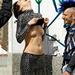 First pic of Shalom Harlow shows her nude tits during a photoshoot in Manhattan