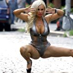 Second pic of :: Largest Nude Celebrities Archive. Nicole Coco Austin fully naked! ::