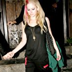 First pic of ::: Avril Lavigne nude photos and movies :::