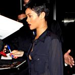 First pic of :: Largest Nude Celebrities Archive. Rihanna fully naked! ::