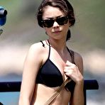 Second pic of :: Largest Nude Celebrities Archive. Sarah Hyland fully naked! ::
