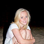 First pic of Kenze Thomas after hours beach
