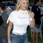 Third pic of Christie Brinkley tight jeans cameltoe free photo gallery - Celebrity Cameltoes