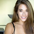 Second pic of Stocking Beauty Eva Lovia In A Garage