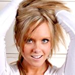 First pic of Девушка на шаре >> порно фото на ШпилиВили