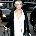 Second pic of Ashlee Simpson shows her long legs paparazzi shots