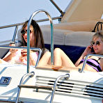 First pic of Avril Lavigne caught in bikini on the yacht in St. tropez