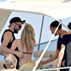 Second pic of Avril Lavigne caught in bikini on the yacht in St. tropez