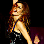 Second pic of Cheryl Tweedy sexy performs on the stage