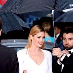 Second pic of Doutzen Kroes in white night dress at premiere