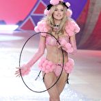 First pic of Doutzen Kroes sexy at VS fashion show