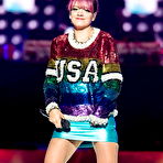 Second pic of Lily Allen upskirt, shows pants on a stage