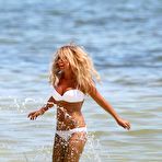 Third pic of Geri Halliwell sexy photoshoot in white bikini in Key West