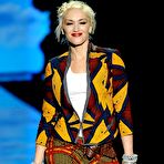 Fourth pic of Gwen Stefani at Spring 2011 fashion show runway shots