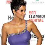 Third pic of Halle Berry pregnant at The Call premiere
