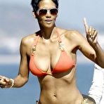 First pic of Halle Berry celebrates her birthday on the beach