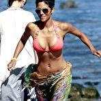 Fourth pic of Halle Berry celebrates her birthday on the beach