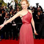 First pic of Nicole Kidman posing at The Paperboy Premiere in Cannes