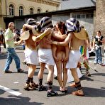 Fourth pic of В людном месте >> порно фото на ШпилиВили