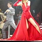 Second pic of Taylor Swift preforms at the O2 arena in London