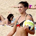 First pic of Alex Morgan playing beach volleyball in Hawaii