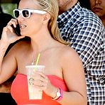 Fourth pic of Britney Spears leggy having lunch with her boyfriend