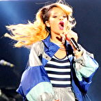 Third pic of Rihanna pussy slip during concert in Gdynia