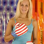 First pic of Clubseventeen american female boxing champion naked