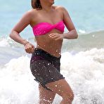 First pic of Shakira wearing bikinis at a beach in Hawaii