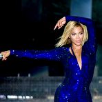 Third pic of Beyonce Knowles performs on the stage