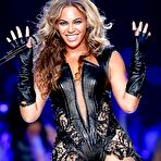 Fourth pic of Beyonce Knowles sexy performs on the stage