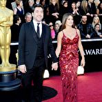 Second pic of Penelope Cruz cleavage at Academy Awards redcarpet